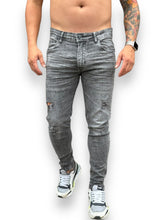 Calça Jeans Cinza Stonada: A Versatilidade Urbana