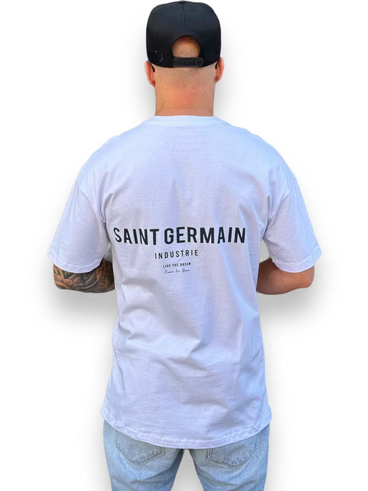 Camiseta Oversized Paris Vibração Urbana Autêntica: Branca