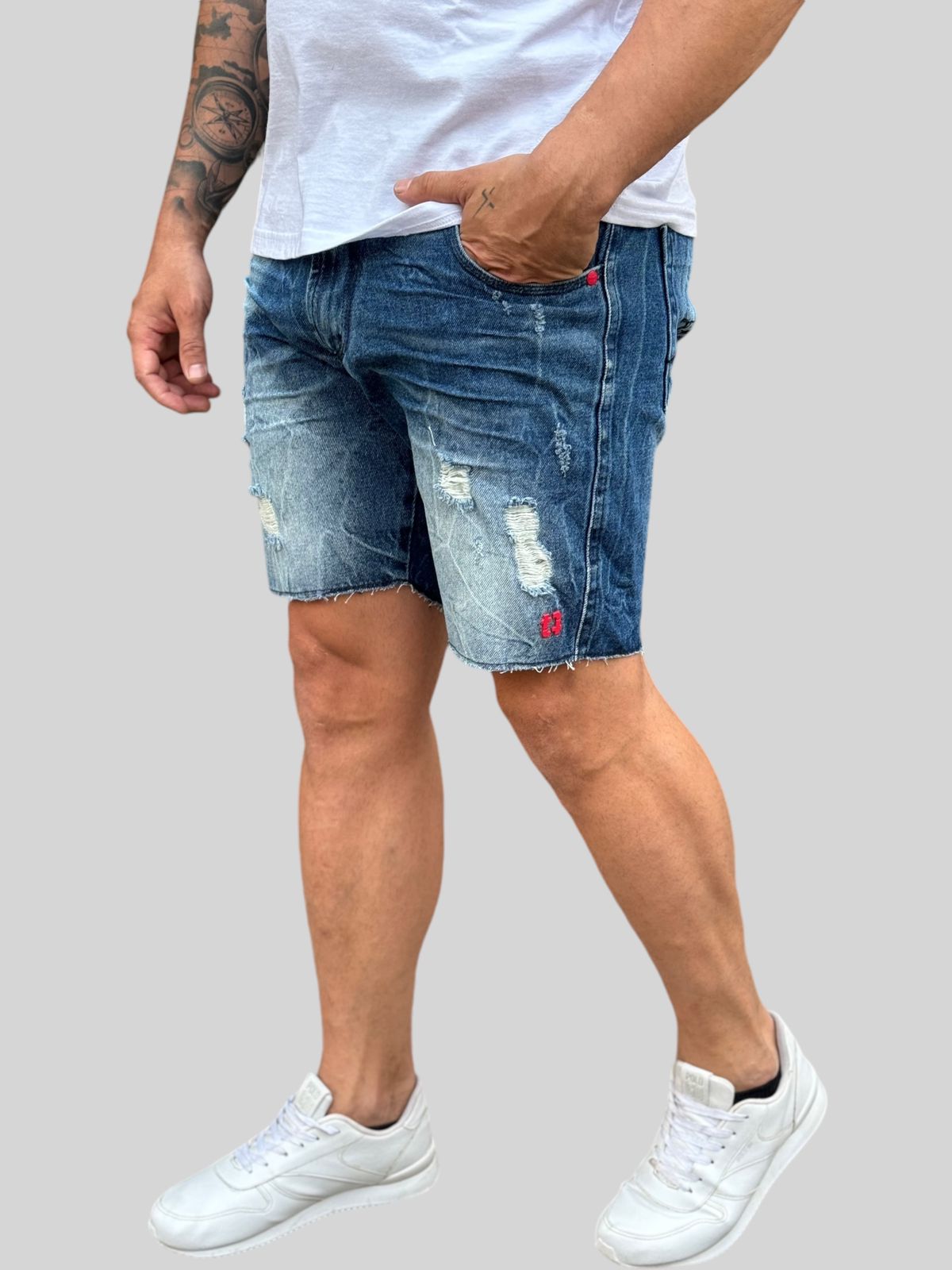 Bermuda Jeans Premium Destroyer: Estilo Descolado com Detalhes Modernos