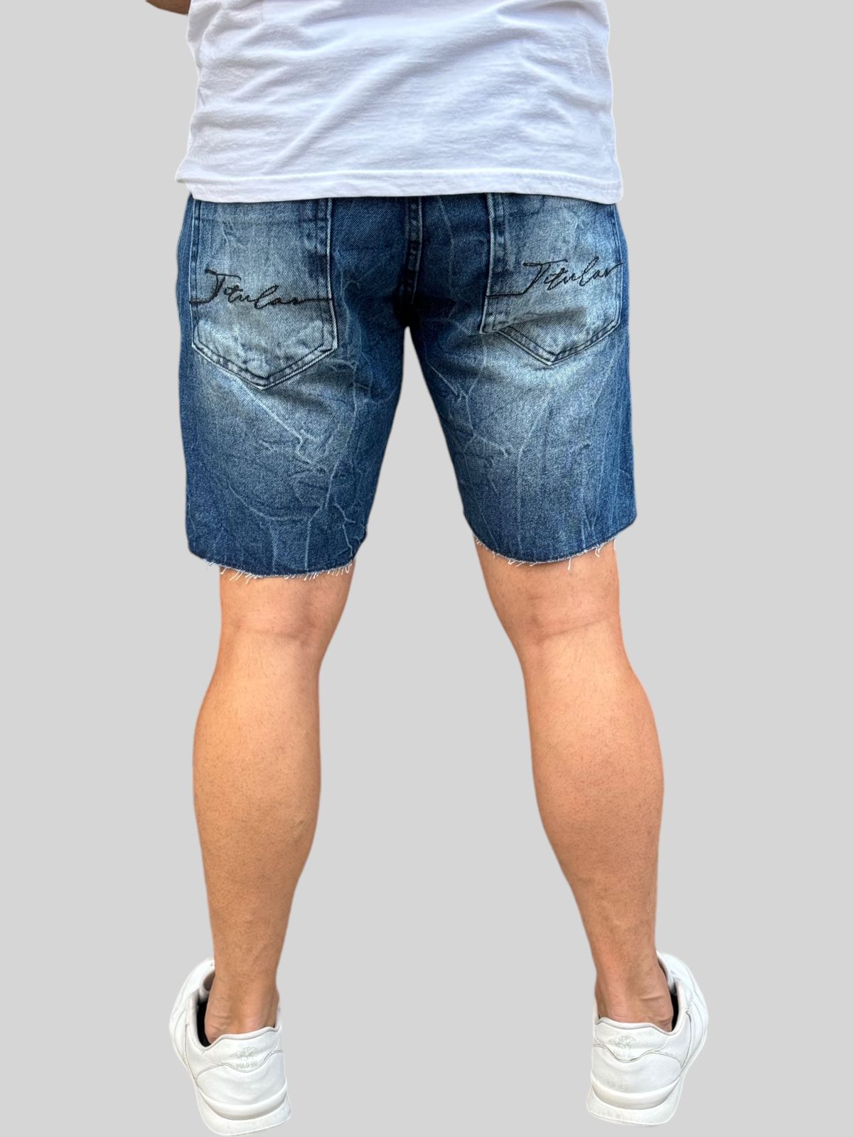 Bermuda Jeans Premium Destroyer: Estilo Descolado com Detalhes Modernos