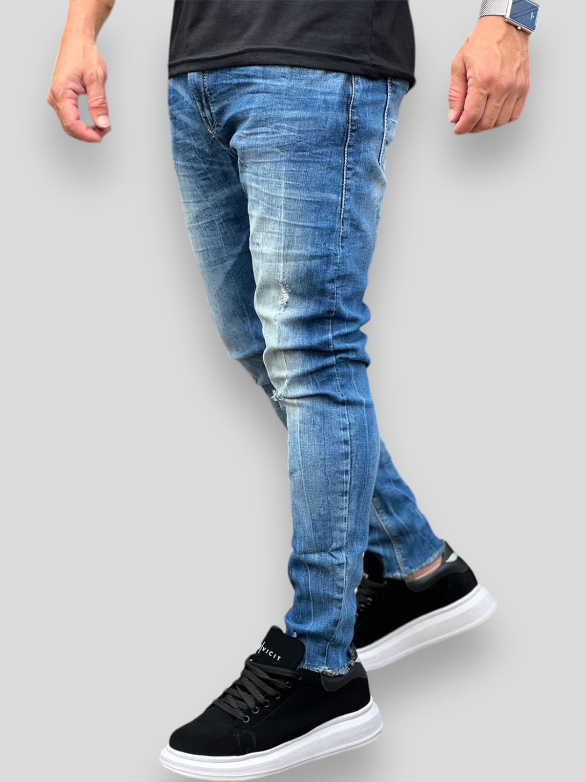 Calça Jeans Skinny Estonada: Efeito Destroyed Sutil