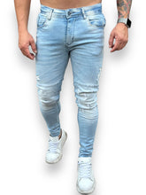 Calça Jeans Skinny Clara com Detalhe em Cruz - Estilo Exclusivo