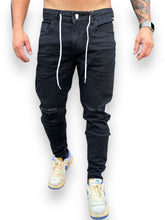 Calça Jeans Preta com Rasgo no Joelho e Faixa Lateral - Estilo Urbano