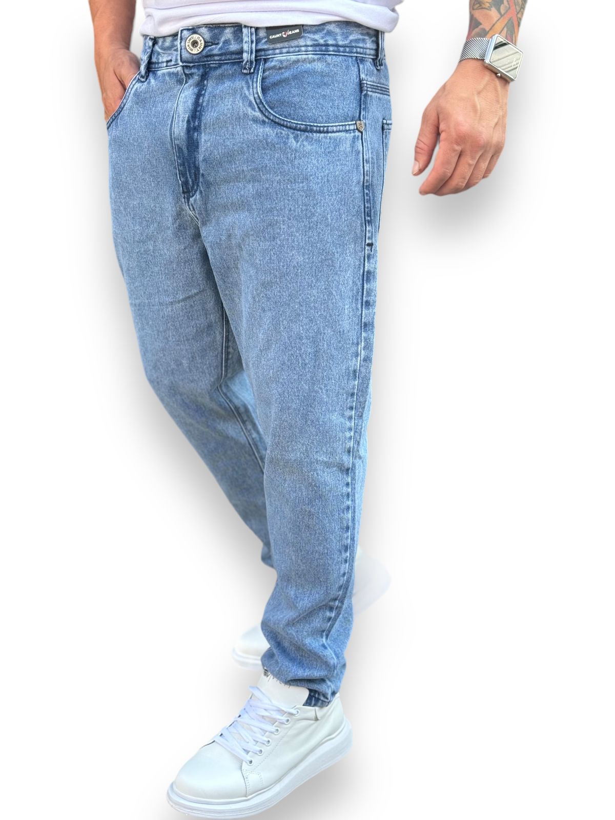 Calça Jeans Lisa 100% Algodão: Essencialidade em Denim