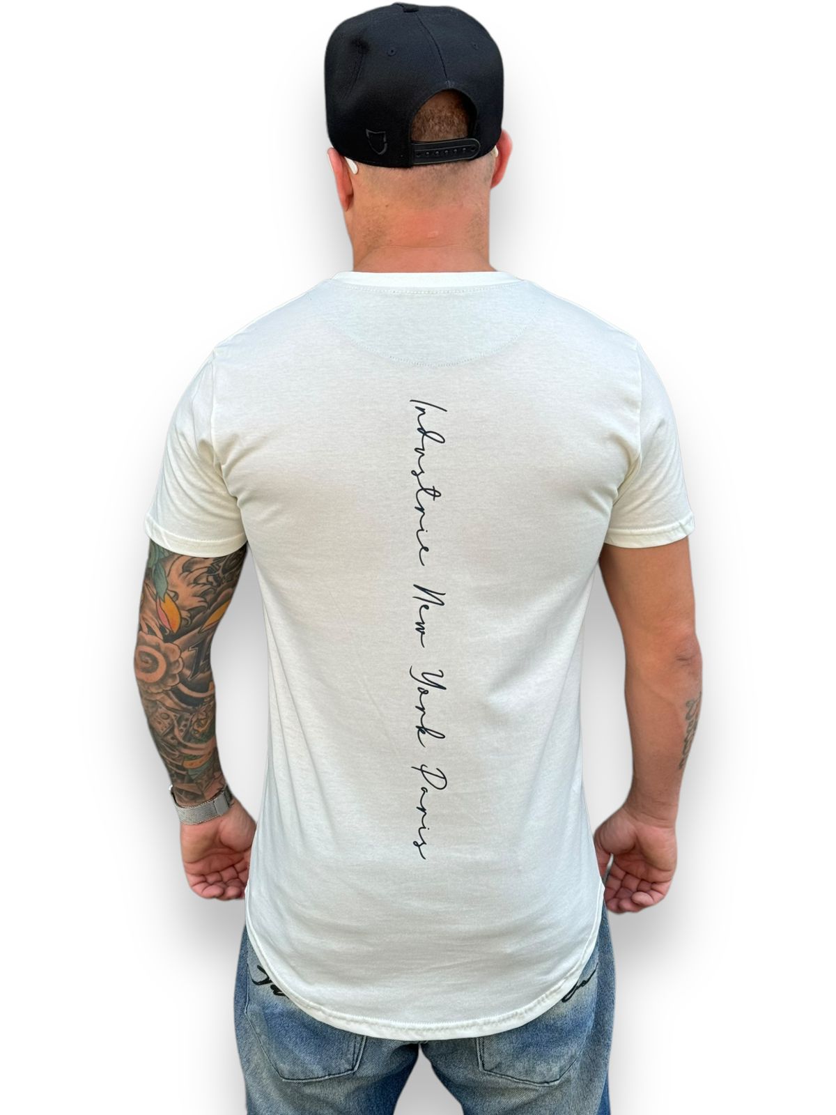 Camiseta Longline Live the Dreams - Vista-se com Inspiração e Determinação - Offwhite
