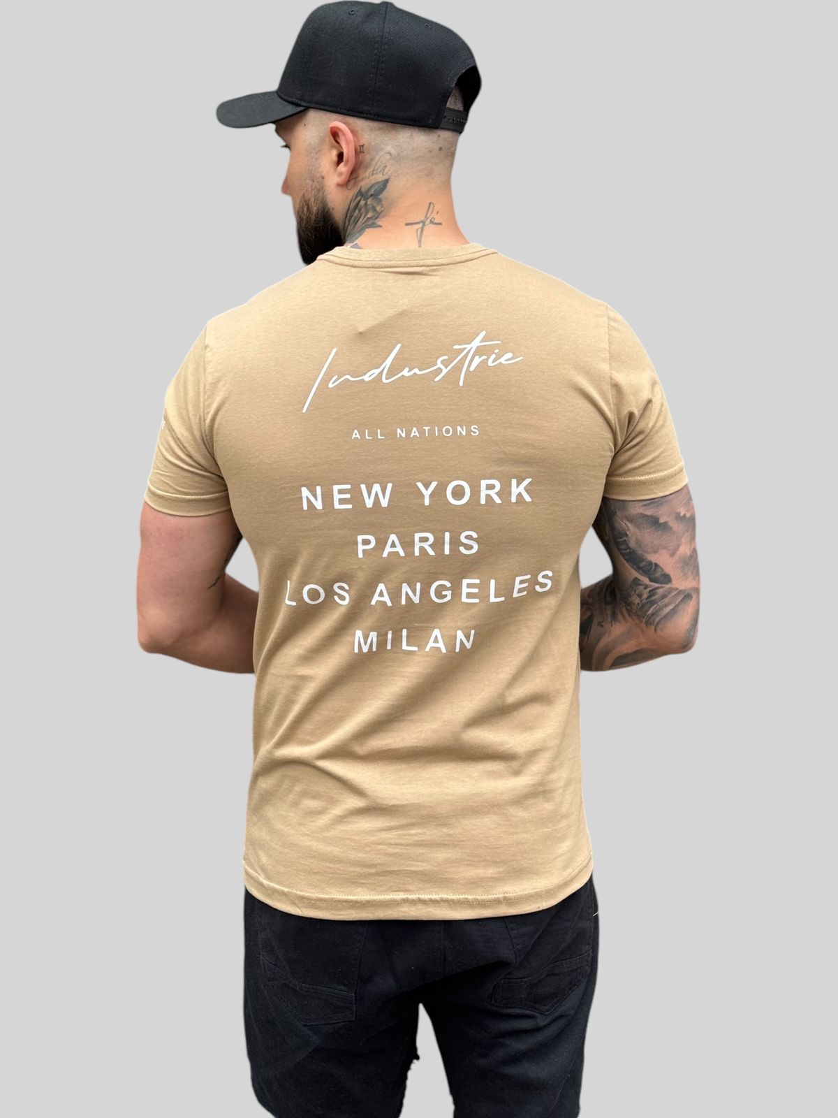 Camiseta T-Shirt Todas as Nações: Conectando Estilos de Todo o Mundo