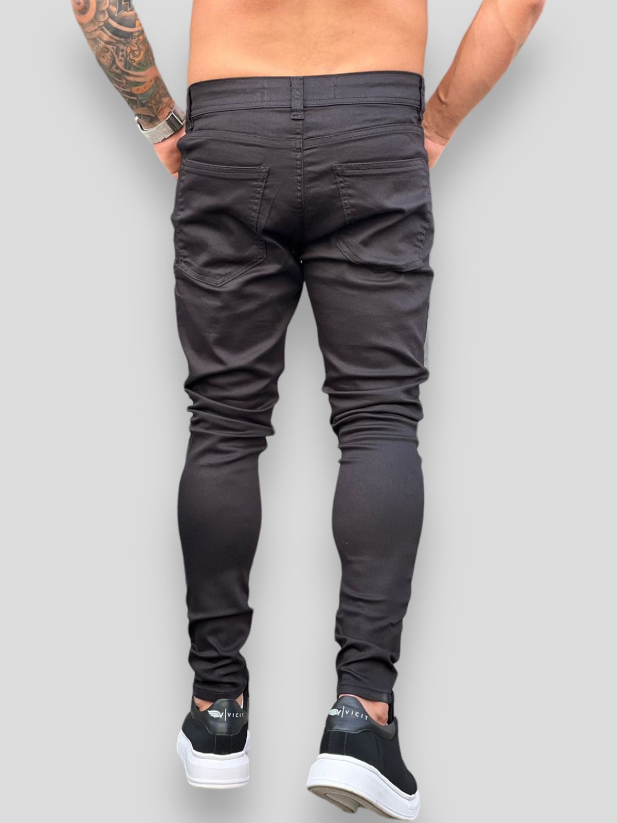 Calça Sarja Premium Skinny Black: Elegância e Versatilidade