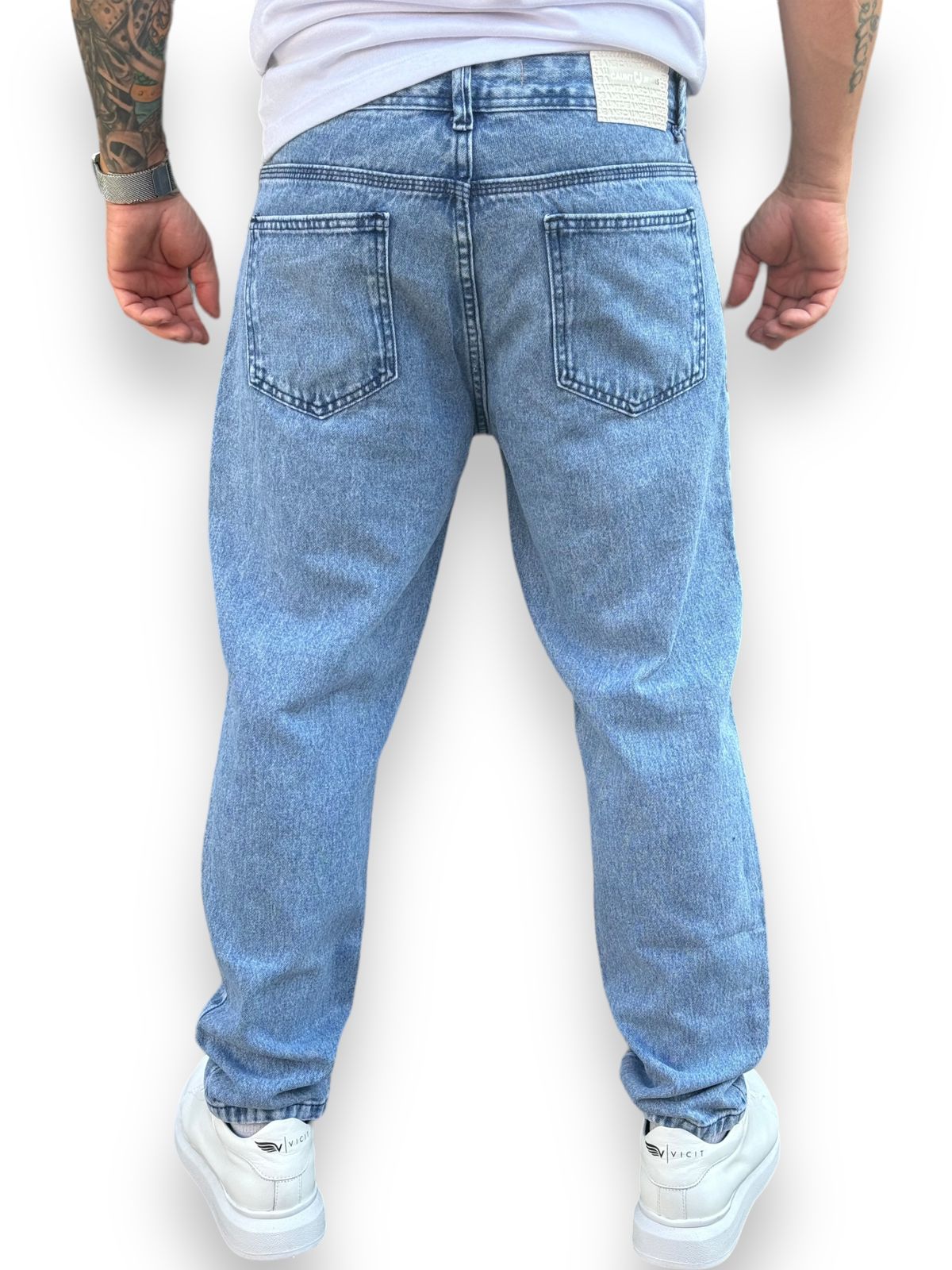 Calça Jeans Lisa 100% Algodão: Essencialidade em Denim