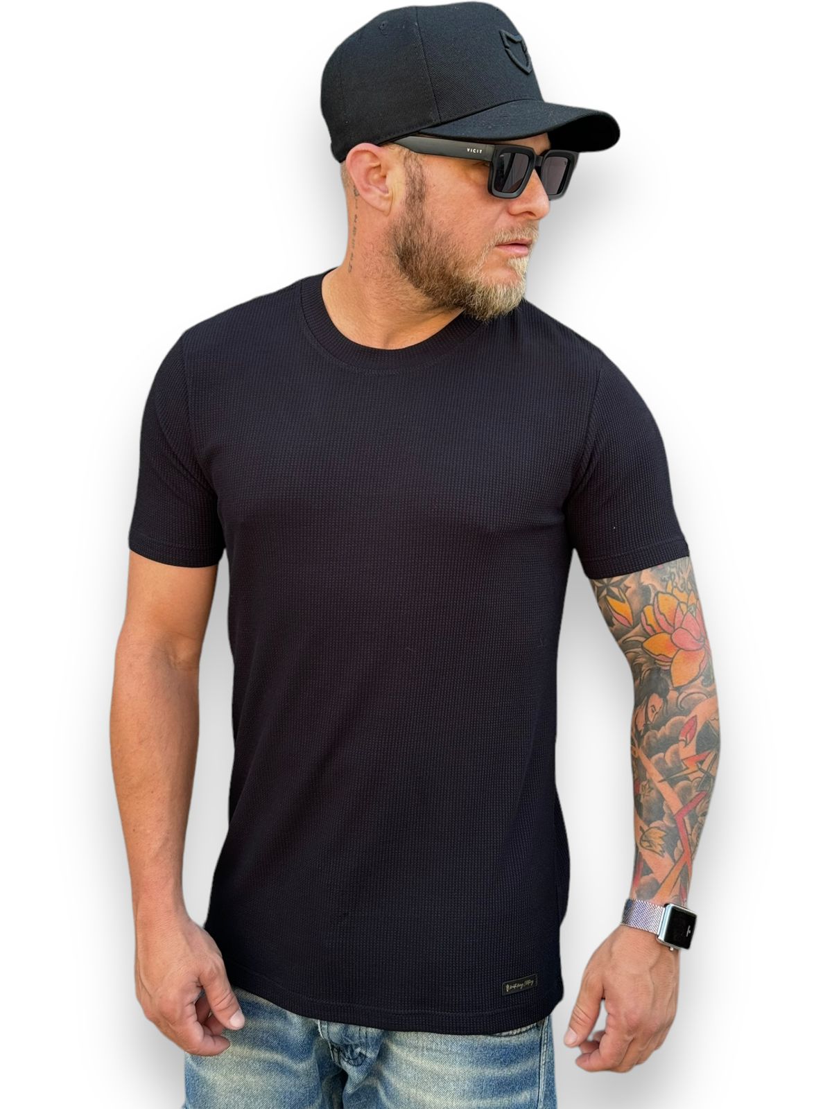 Camiseta Longline Premium Minimalismo Elevado: Elegância - Preta