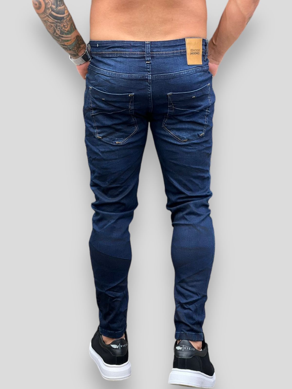 Calça Jeans Skinny Eclipse: Estilo Destroyed Escuro