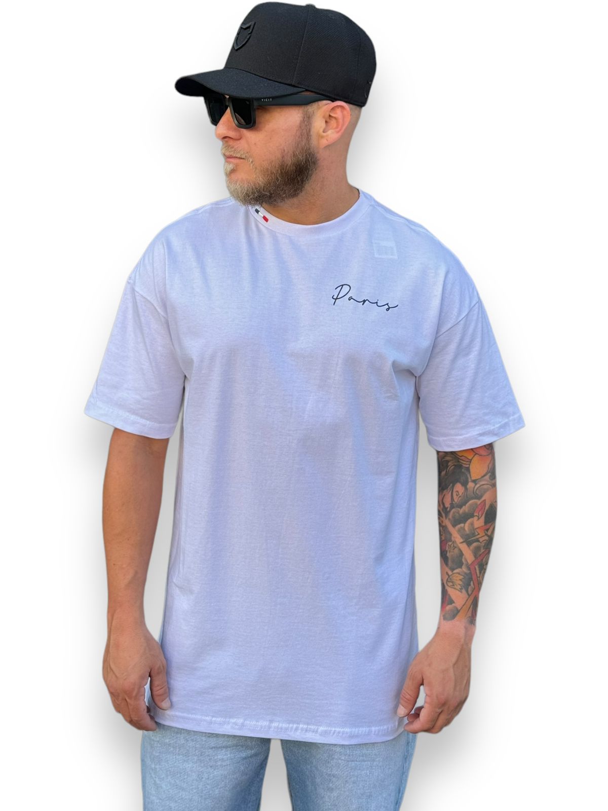 Camiseta Oversized Paris Vibração Urbana Autêntica: Branca