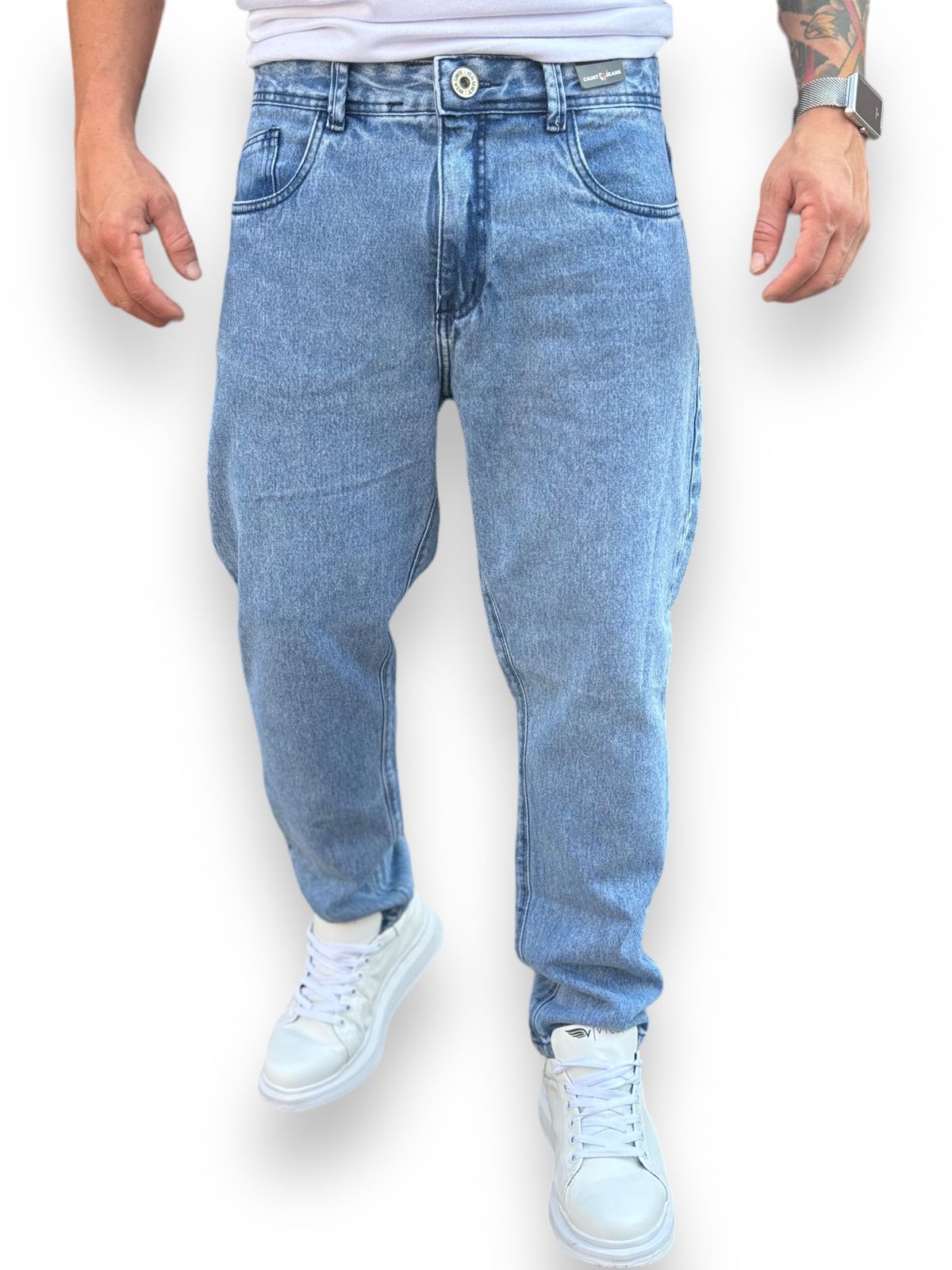 Calça Jeans Lisa 100% Algodão: Essencialidade em Denim
