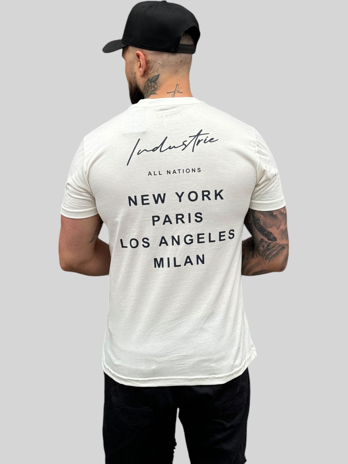 Camiseta T-Shirt Todas as Nações: Conectando Estilos de Todo o Mundo