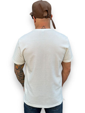 Camiseta T-Shirt de Tecido Premium com Logo Destacado: Exclusividade em Cada Detalhe