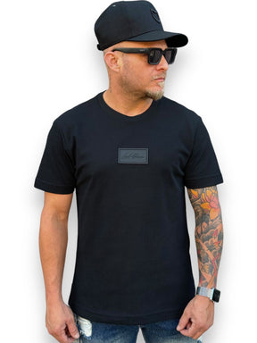 Camiseta T-Shirt com Logo Emborrachado: Estilo Moderno