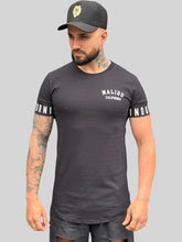 Camiseta Longline Malibu: Estilo e Conforto na Medida Certa